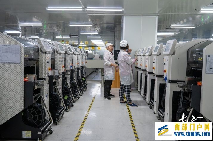 “真金白银”向企业让利,政策性银行商业银行这样“接力跑”|船说广东(图1) “真金白银”向企业让利,政策性银行商业银行这样“接力跑”|船说广东(图1)