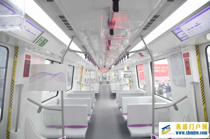 贵阳轨道S1线首列电客车亮相(图3) 3.jpg