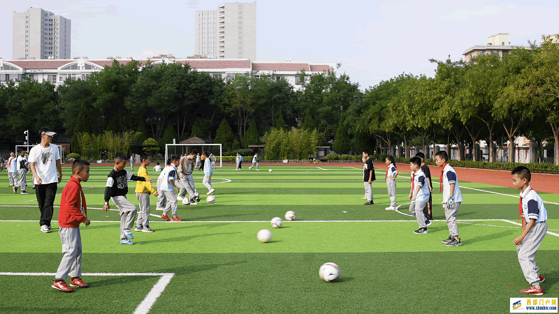 课间“10+5”兴庆区孩子都在干啥(图3) 课间“10+5”兴庆区孩子都在干啥(图3)