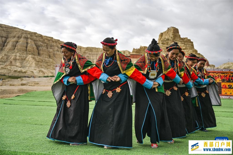 古格王国遗址脚下的非遗——“宣舞”(图1)
