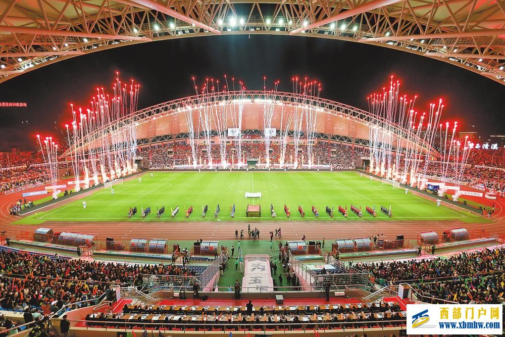 滇超联赛玉溪开赛 燃动高原足球梦(图1)